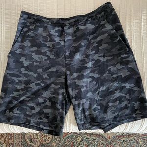 Lululemon Men's Pacebreaker shorts 9 inch inseam